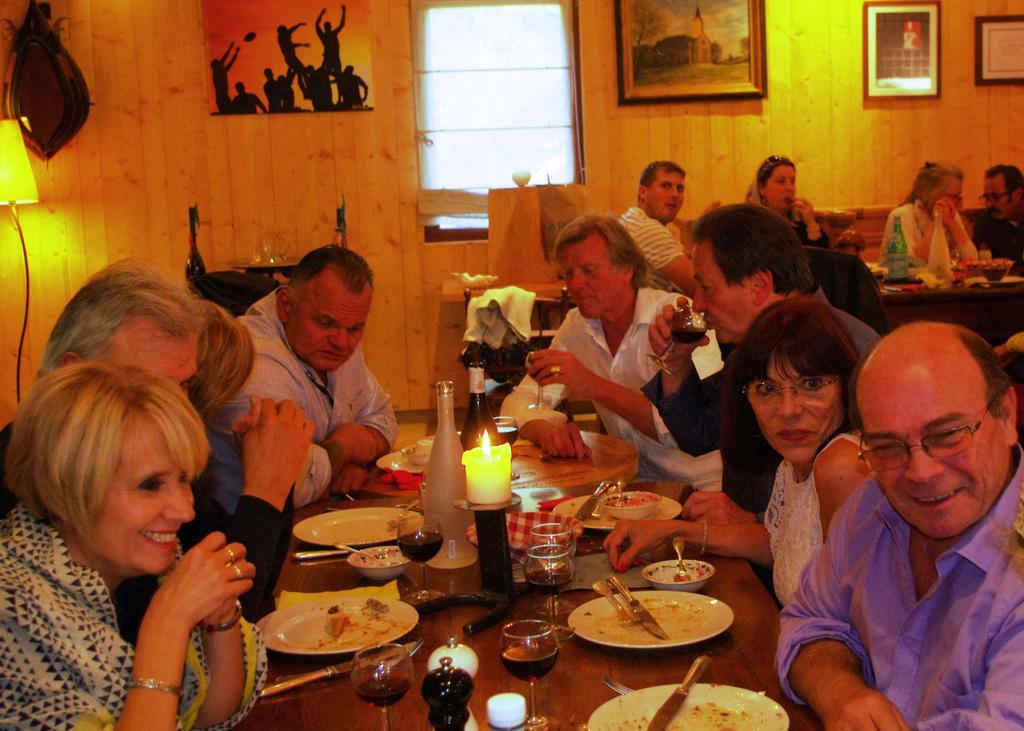 Auberge Les Tables Du Ban Saint-Pierre-la-Palud Esterno foto